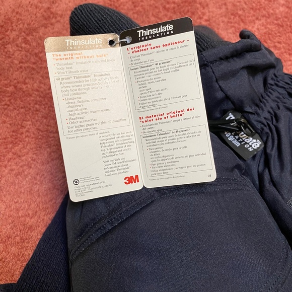 3 M Thinsulate Gloves & Beanie Hat Set. - Picture 4 of 5